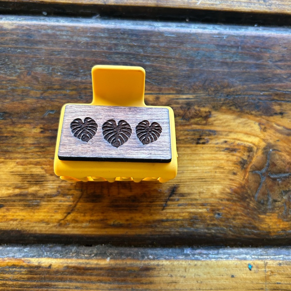 Small Hair Clips with wood flower design